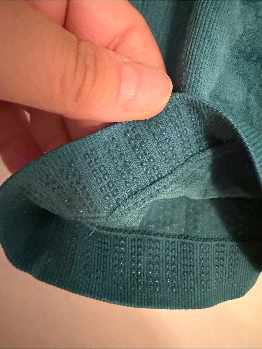 Athleta momentum tank - Picture 2 of 4